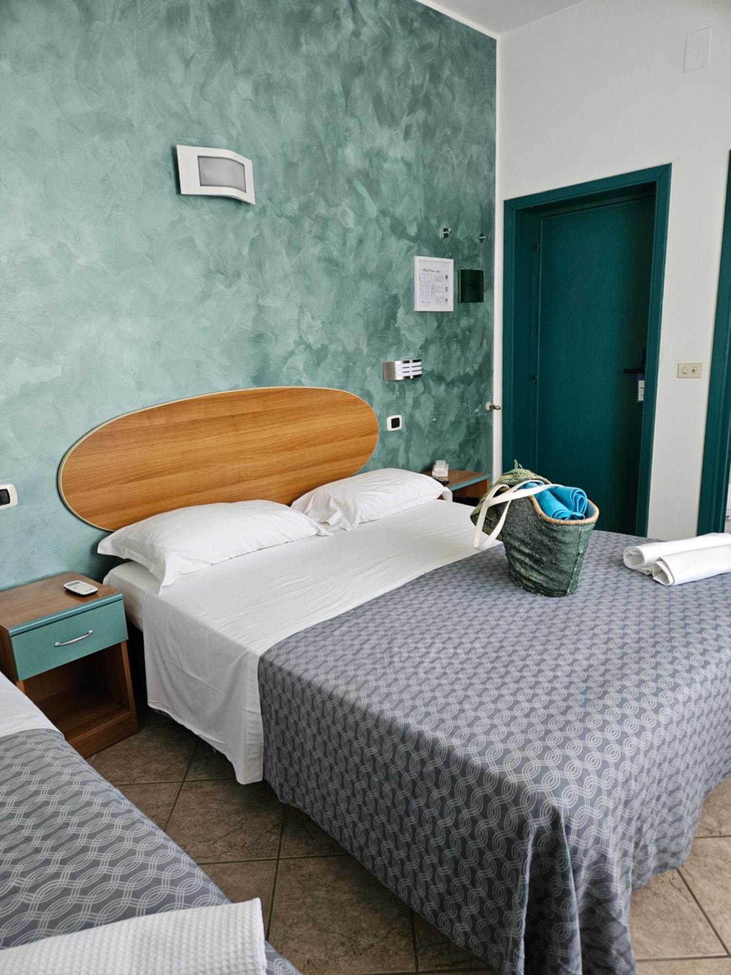 Hotel Cerrano ซิลวี มารีน่า ภายนอก รูปภาพ